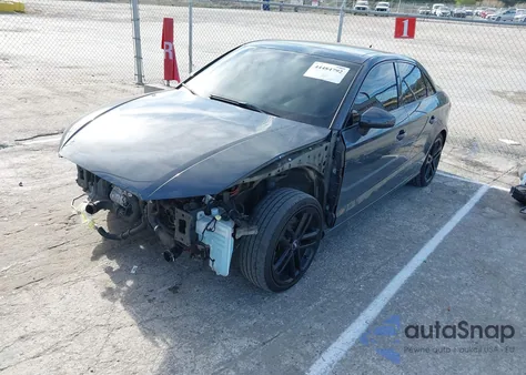 2019 Audi A3 40 Premium/40 Titanium Premium z USA, uszkodzony, nr VIN WAUAUGFF9KA120337